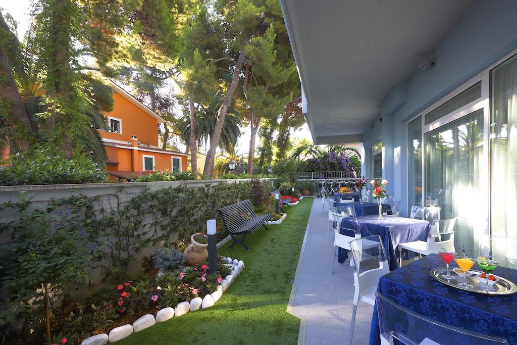 Aurea Hotel Tortoreto Esterno foto